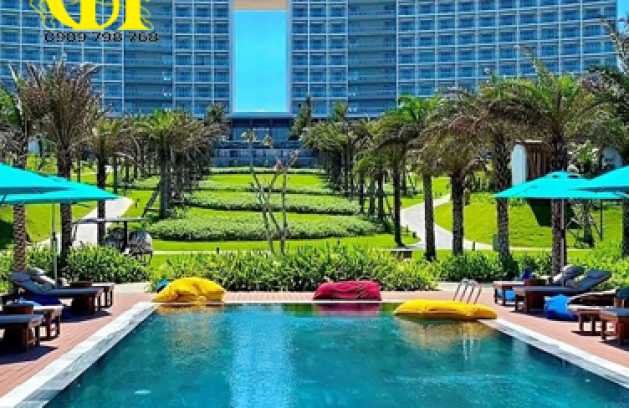 BỂ BƠI KHÁCH SẠN RADISSON BLU- CAM RANH