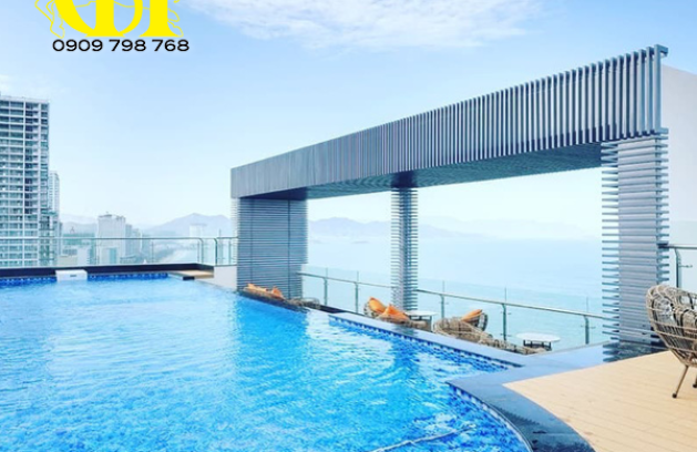Hồ Bơi Sân Thượng - Khách Sạn Comodo Nha Trang